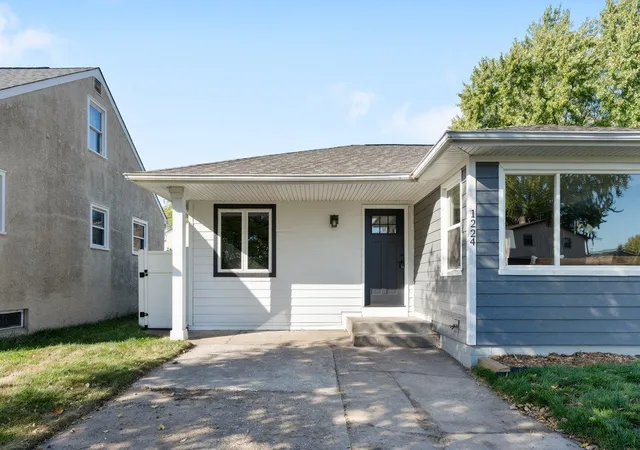 Photo 2 of Single family home for sale at 1224 6th Avenue S, South Saint Paul, MN 55075 | MLS# 7162640 | Listing updated on 2026-10-29