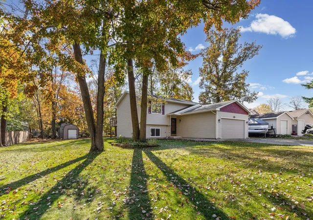 Photo 3 of Single family home for sale at 1832 Center St, Hugo, MN 55038 | MLS# 7162660 | Listing updated on 2026-10-23