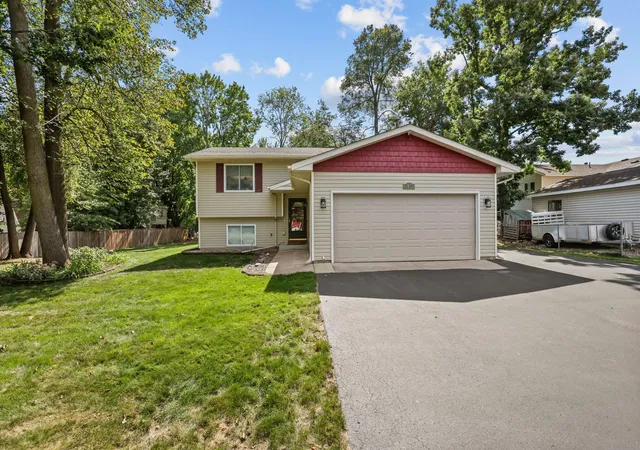 Photo 4 of Single family home for sale at 1832 Center St, Hugo, MN 55038 | MLS# 7162660 | Listing updated on 2026-10-23