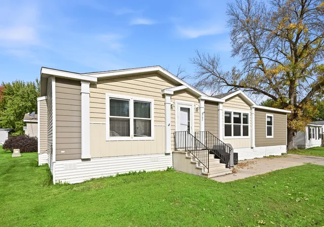 Single family home for sale at 102 Cascade Ln, Rockford, MN 55373 | MLS# 7162678