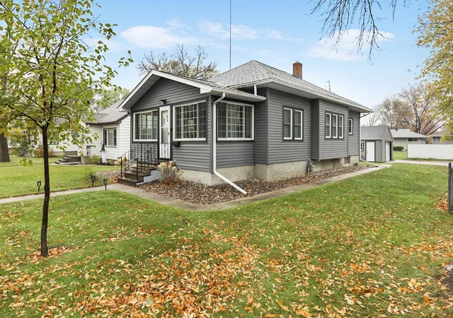Photo 1 of Single family home for sale at 920 32nd Avenue N, Saint Cloud, MN 56303 | MLS# 7162693 | Listing updated on 2026-10-29