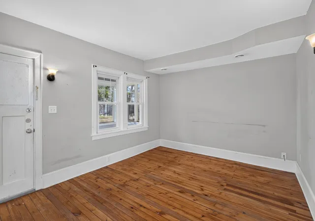 Photo 3 of Single family home for sale at 893 Scheffer Ave, Saint Paul, MN 55102 | MLS# 7162709 | Listing updated on 2026-10-28