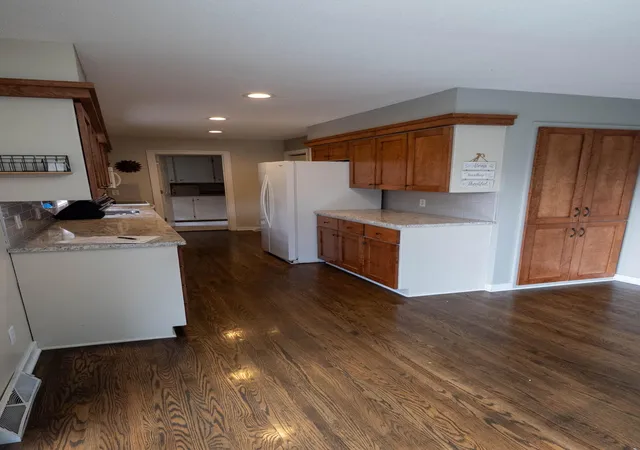 Photo 4 of Single family home for sale at 3956 Oak Park Cir SE, Rochester, MN 55904 | MLS# 7162710 | Listing updated on 2026-10-28