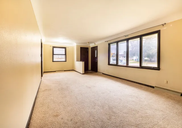 Photo 4 of Single family home for sale at 722 25th Avenue N, Saint Cloud, MN 56303 | MLS# 7162714 | Listing updated on 2026-10-22