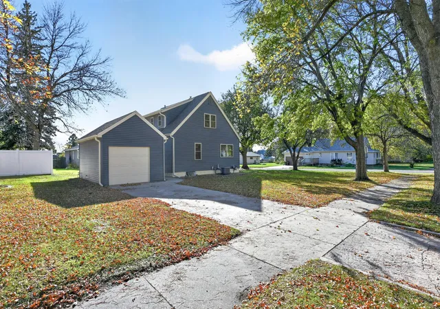 Photo 3 of Single family home for sale at 711 Wollan St, Starbuck, MN 56381 | MLS# 7162715 | Listing updated on 2026-10-22