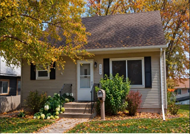 Photo 1 of Sale Pending at 1488 Farrington St, Saint Paul, MN 55117 | MLS# 7162726 | Listing updated on 2026-10-20
