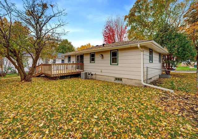 Photo 1 of Single family home for sale at 615 Elm St NE, Hutchinson, MN 55350 | MLS# 7162747 | Listing updated on 2026-10-29