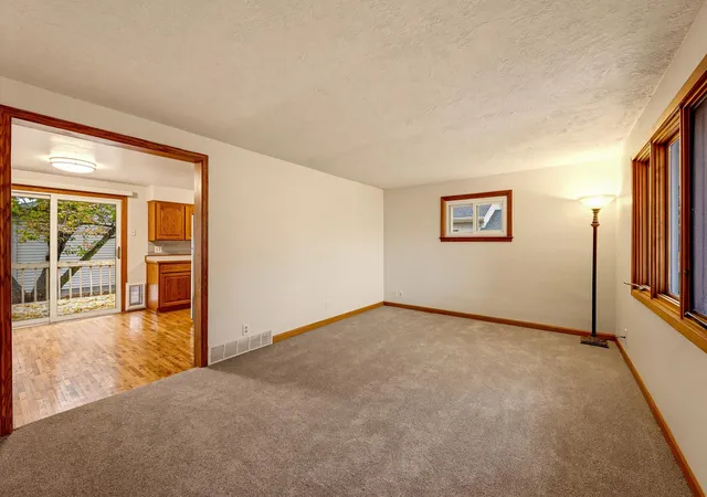 Photo 3 of Single family home for sale at 615 Elm St NE, Hutchinson, MN 55350 | MLS# 7162747 | Listing updated on 2026-10-29