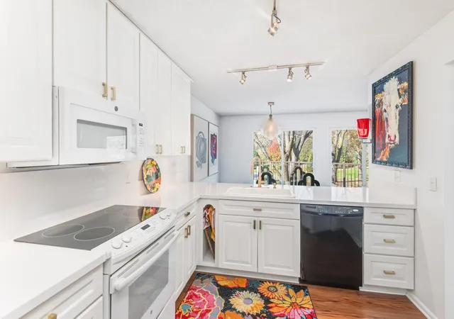 Photo 3 of Single family home for sale at 11479 Carriage Ct, Eden Prairie, MN 55344 | MLS# 7162752 | Listing updated on 2026-10-30