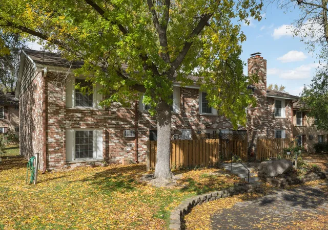Photo 3 of Condo for sale at 4548 Cedar Lake Rd S #2, Minneapolis, MN 55416 | MLS# 7162756 | Listing updated on 2026-10-23