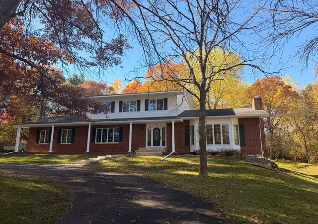 Photo 3 of Single family home for sale at 139 Belle Rae Cir, Brainerd, MN 56401 | MLS# 7162787 | Listing updated on 2026-10-21