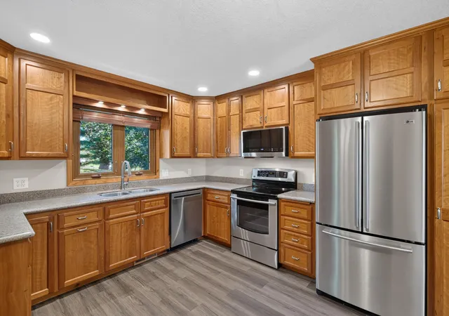 Photo 3 of Single family home for sale at 1949 Timber Wolf Trl N, Saint Paul, MN 55122 | MLS# 7162792 | Listing updated on 2026-10-21