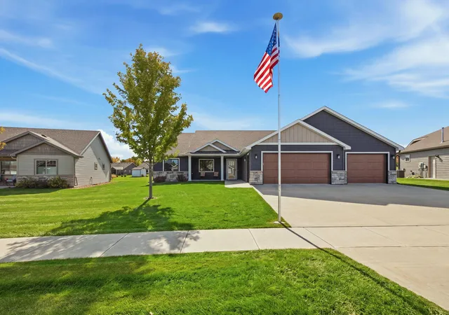 Photo 2 of Single family home for sale at 1636 Hurst Castle Rd, Saint Cloud, MN 56303 | MLS# 7162810 | Listing updated on 2026-10-23