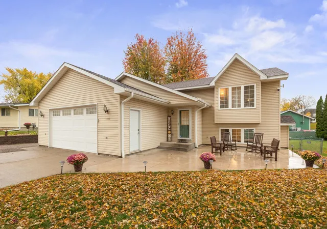 Photo 1 of Single family home for sale at 1240 8th Street, Howard Lake, MN 55349 | MLS# 7162813 | Listing updated on 2026-10-29