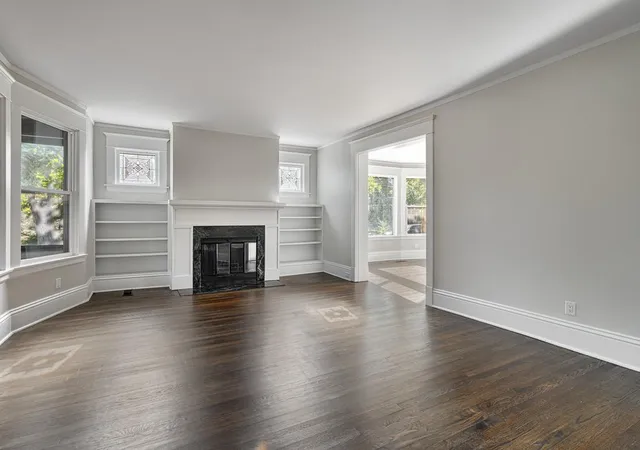 Photo 3 of House for sale at 203 Chatsworth St S, Saint Paul, MN 55105 | MLS# 7162823 | Listing updated on 2026-10-22