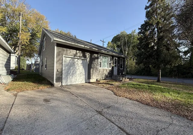 Photo 2 of Single family home for sale at 502 N 10th Street, Montevideo, MN 56265 | MLS# 7162824 | Listing updated on 2026-10-21