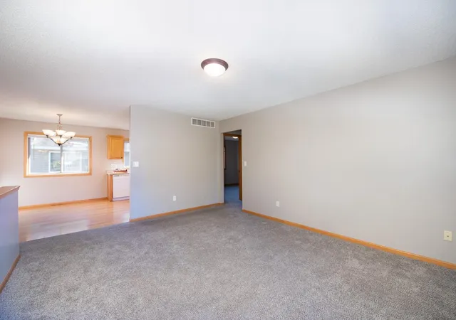 Photo 4 of Single family home for sale at 416 Tanager Path, Mankato, MN 56001 | MLS# 7162825 | Listing updated on 2026-10-21