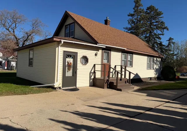 Photo 2 of Single family home for sale at 830 Main St N, Browerville, MN 56438 | MLS# 7162851 | Listing updated on 2026-10-23