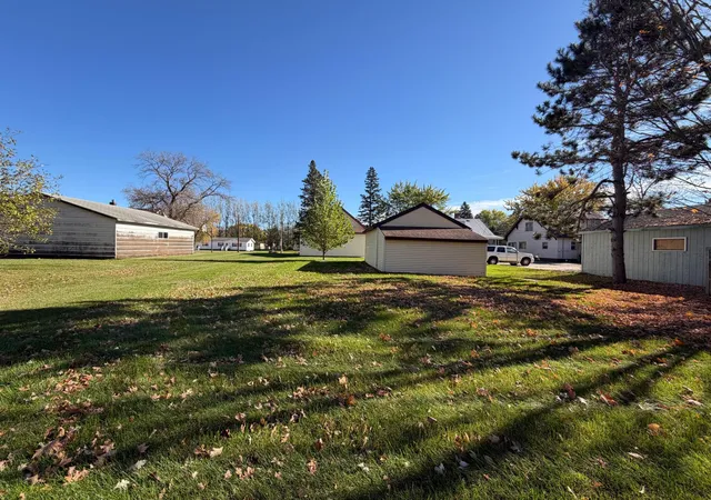 Photo 3 of Single family home for sale at 830 Main St N, Browerville, MN 56438 | MLS# 7162851 | Listing updated on 2026-10-23