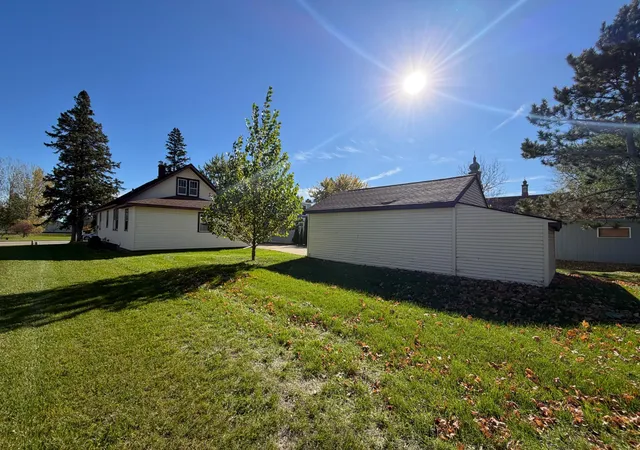 Photo 4 of Single family home for sale at 830 Main St N, Browerville, MN 56438 | MLS# 7162851 | Listing updated on 2026-10-23