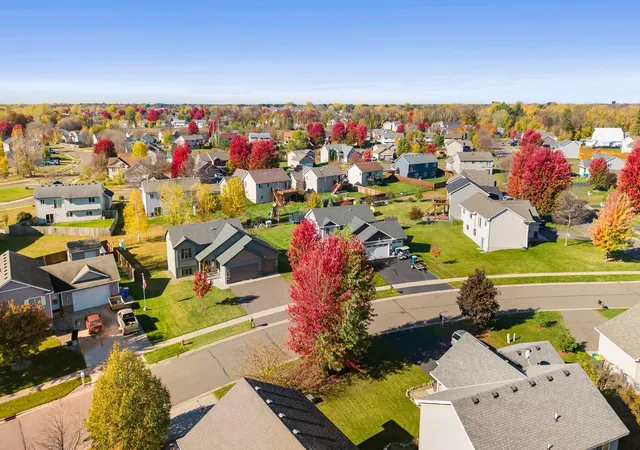 Photo 1 of Single family home for sale at 1833 Lincoln St, Cambridge, MN 55008 | MLS# 7162853 | Listing updated on 2026-10-23