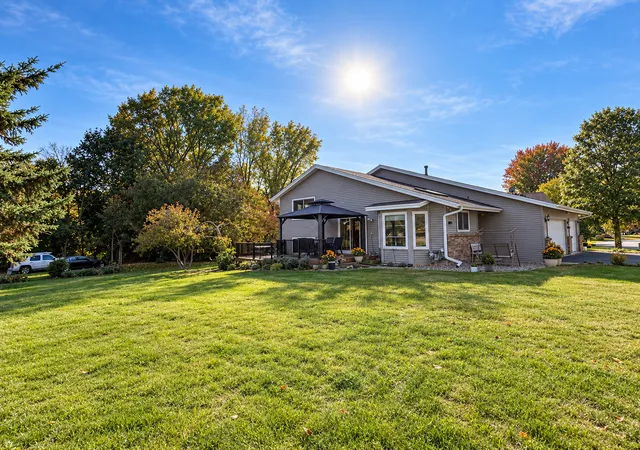 Photo 3 of Single family home for sale at 1814 Walnut Ln, Saint Paul, MN 55122 | MLS# 7162857 | Listing updated on 2026-10-21