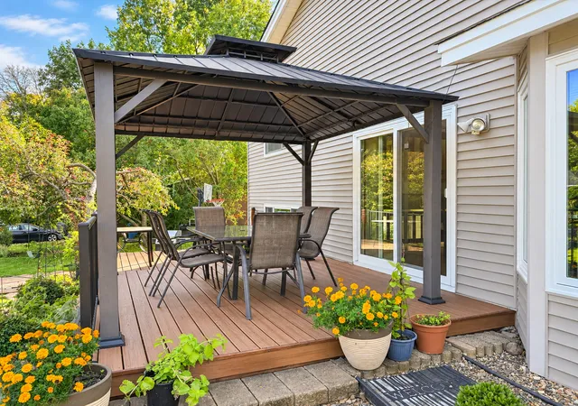 Photo 3 of Single family home for sale at 1814 Walnut Ln, Saint Paul, MN 55122 | MLS# 7162857 | Listing updated on 2026-10-21