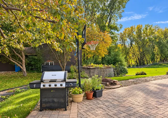 Photo 4 of Single family home for sale at 1814 Walnut Ln, Saint Paul, MN 55122 | MLS# 7162857 | Listing updated on 2026-10-21