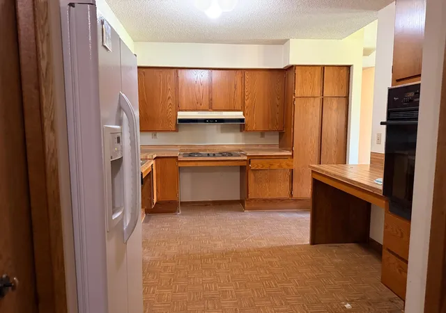Photo 4 of Single family home for sale at 4879 Orchid Ln N, Minneapolis, MN 55446 | MLS# 7162861 | Listing updated on 2026-10-21