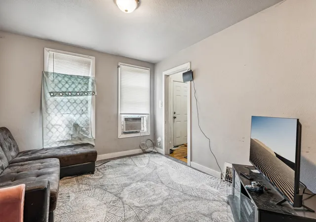 Photo 2 of Single family home for sale at 760 Minnehaha Ave E, Saint Paul, MN 55106 | MLS# 7162870 | Listing updated on 2026-10-21