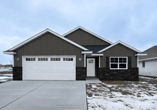 Photo 2 of Single family home for sale at 432 53rd Avenue Se, Saint Cloud, MN 56304 | MLS# 7162887 | Listing updated on 2026-10-23