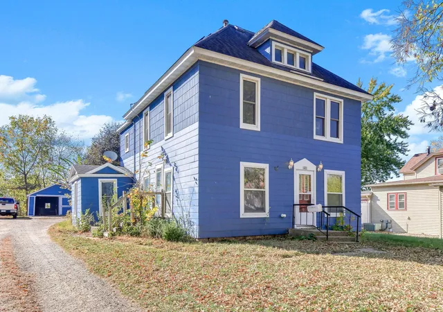 Photo 3 of Single family home for sale at 1521 W 6th Street, Red Wing, MN 55066 | MLS# 7162888 | Listing updated on 2026-10-23