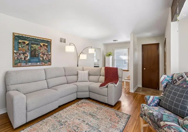Photo 3 of Single family home for sale at 6621 Xerxes Ave S, Minneapolis, MN 55423 | MLS# 7162927 | Listing updated on 2026-10-29