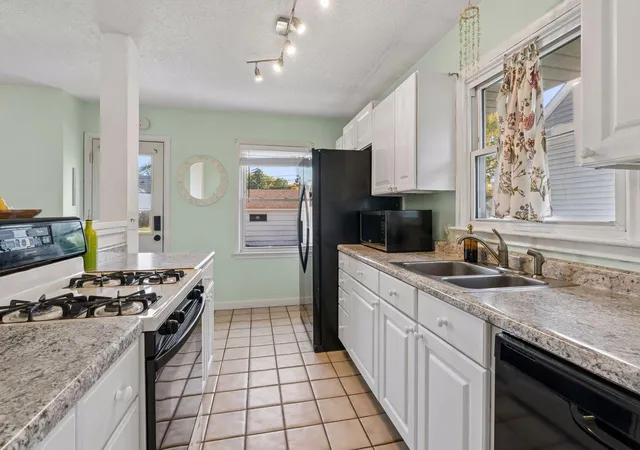 Photo 4 of Single family home for sale at 6621 Xerxes Ave S, Minneapolis, MN 55423 | MLS# 7162927 | Listing updated on 2026-10-29