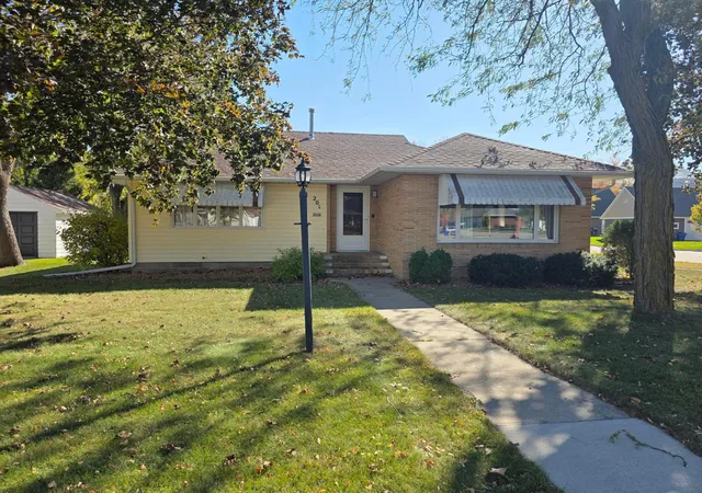 Photo 1 of Single family home for sale at 201 Walnut Ave N, Canby, MN 56220 | MLS# 7162928 | Listing updated on 2026-10-22