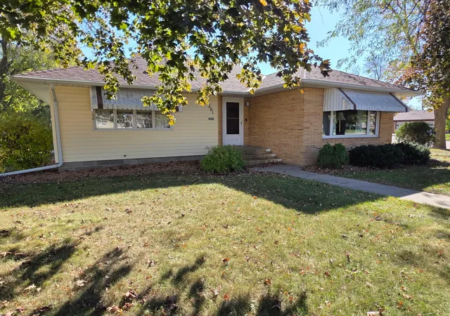 Photo 4 of Single family home for sale at 201 Walnut Ave N, Canby, MN 56220 | MLS# 7162928 | Listing updated on 2026-10-22