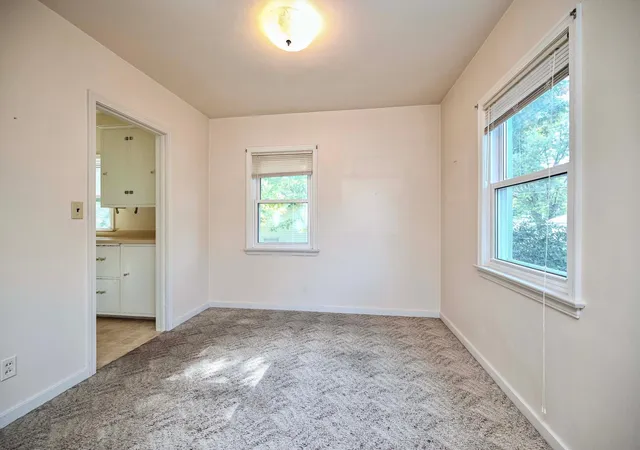 Photo 4 of Single family home for sale at 807 W Mark St, Winona, MN 55987 | MLS# 7162936 | Listing updated on 2026-10-22