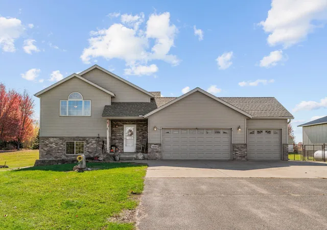 Single family home for sale at 8046 Country View Dr, Pine City, MN 55063 | MLS# 7162940
