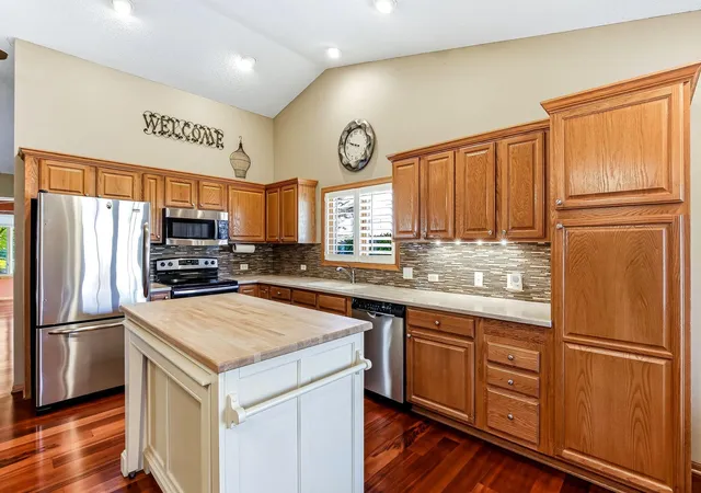 Photo 3 of Single family home for sale at 1508 Carleton Dr, Hastings, MN 55033 | MLS# 7162954 | Listing updated on 2026-10-22