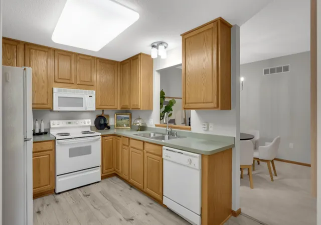 Photo 4 of Single family home for sale at 18519 Orchard Trl, Lakeville, MN 55044 | MLS# 7162961 | Listing updated on 2026-10-23