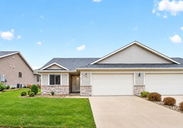 Single family home for sale at 868 Southern Ridge Dr SW, Rochester, MN 55902 | MLS# 7163029