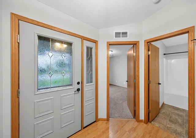 Photo 2 of Single family home for sale at 868 Southern Ridge Dr Sw, Rochester, MN 55902 | MLS# 7163029 | Listing updated on 2026-10-23