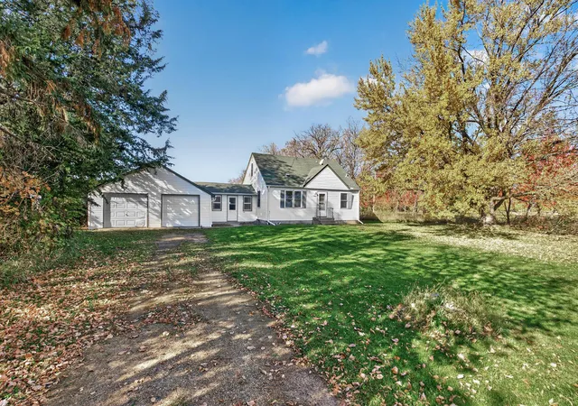 Photo 3 of Single family home for sale at 8695 Greenfield Rd, Loretto, MN 55357 | MLS# 7163045 | Listing updated on 2026-10-23