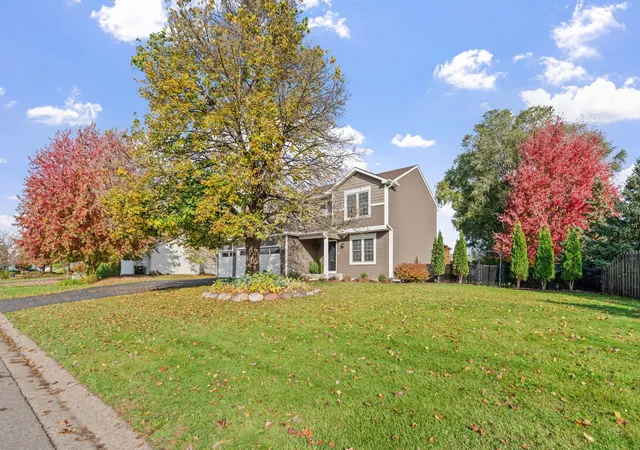 Photo 2 of Single family home for sale at 20470 Impatiens Way, Lakeville, MN 55044 | MLS# 7163056 | Listing updated on 2026-10-30