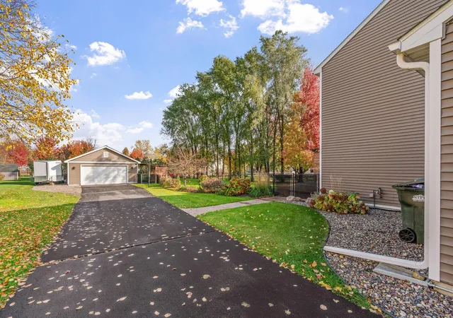 Photo 4 of Single family home for sale at 20470 Impatiens Way, Lakeville, MN 55044 | MLS# 7163056 | Listing updated on 2026-10-30