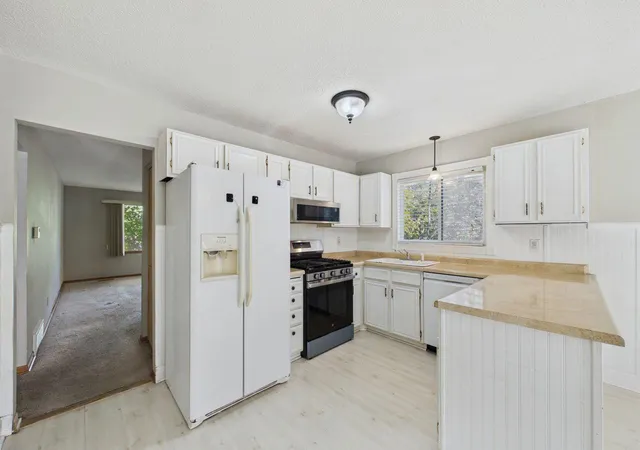 Photo 3 of Single family home for sale at 455 W Eagle Lake Dr, Maple Grove, MN 55369 | MLS# 7163060 | Listing updated on 2026-10-23