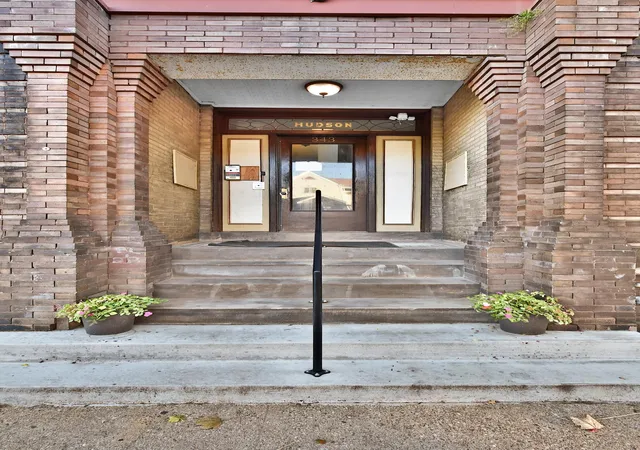 Photo 3 of Condo for sale at 343 E 19th Street #6B, Minneapolis, MN 55404 | MLS# 7163080 | Listing updated on 2026-10-23