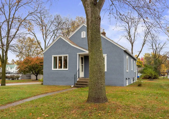 Photo 1 of Single family home for sale at 501 S Holcombe Ave, Litchfield, MN 55355 | MLS# 7163087 | Listing updated on 2026-10-29