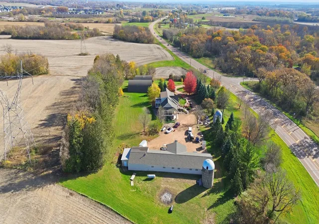 Photo 1 of Single family home for sale at 6250 County Rd 10, Chaska, MN 55318 | MLS# 7163089 | Listing updated on 2026-10-29