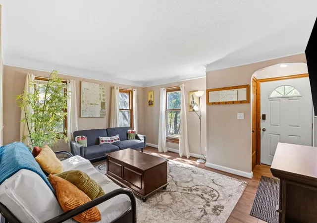 Photo 4 of Single family home for sale at 6533 Bloomington Ave S, Minneapolis, MN 55423 | MLS# 7163090 | Listing updated on 2026-10-23